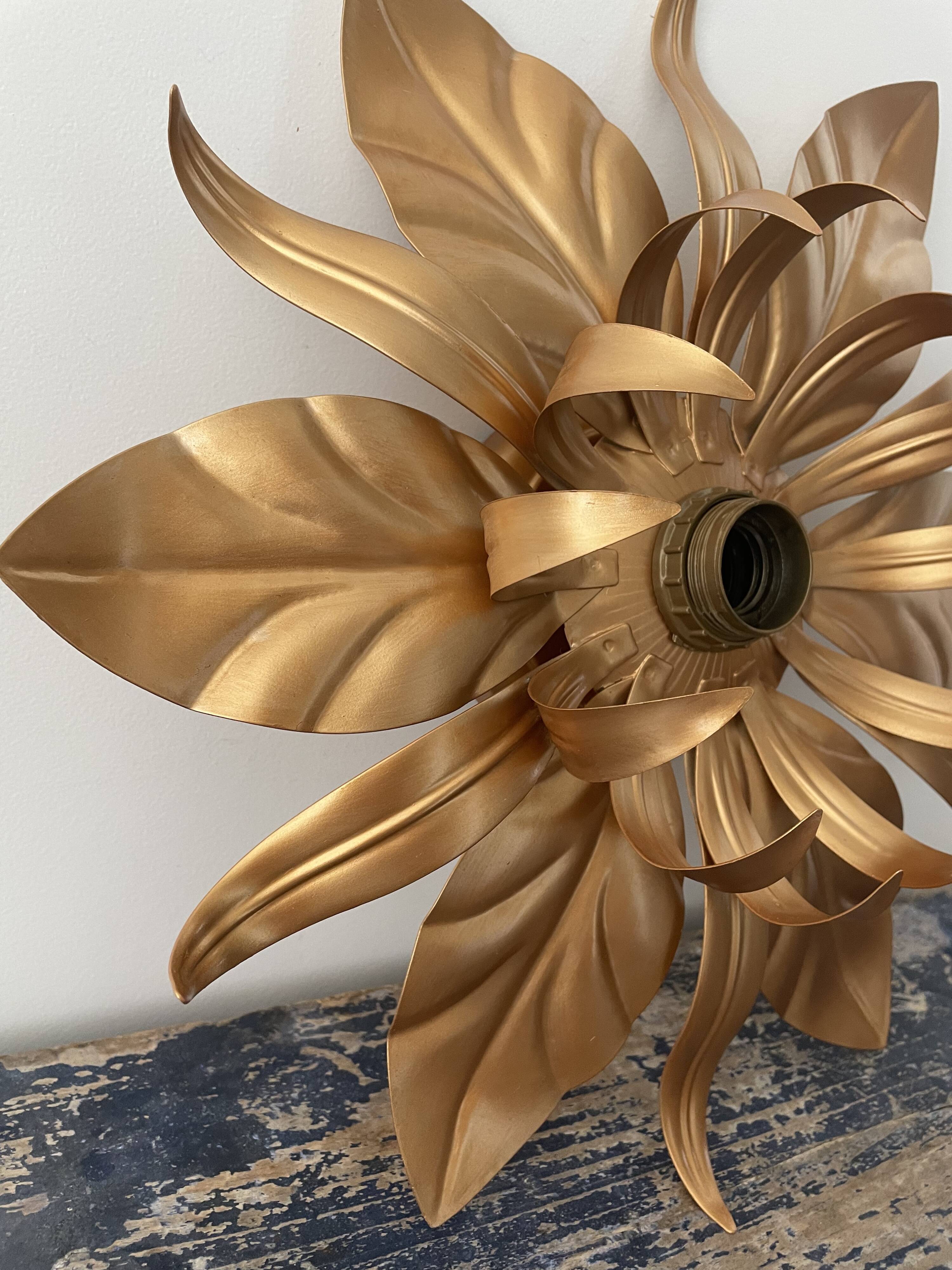 Flowers wall lamp and electrified golden leaf to nine