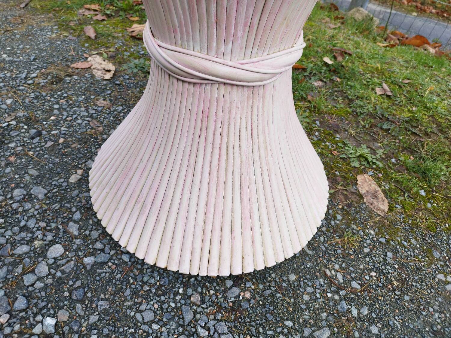 John mc guire McGuire round dining table Sheaf of wheat bamboo