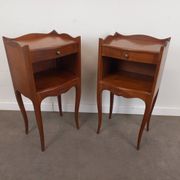 Paire de tables de chevet style Louis XV