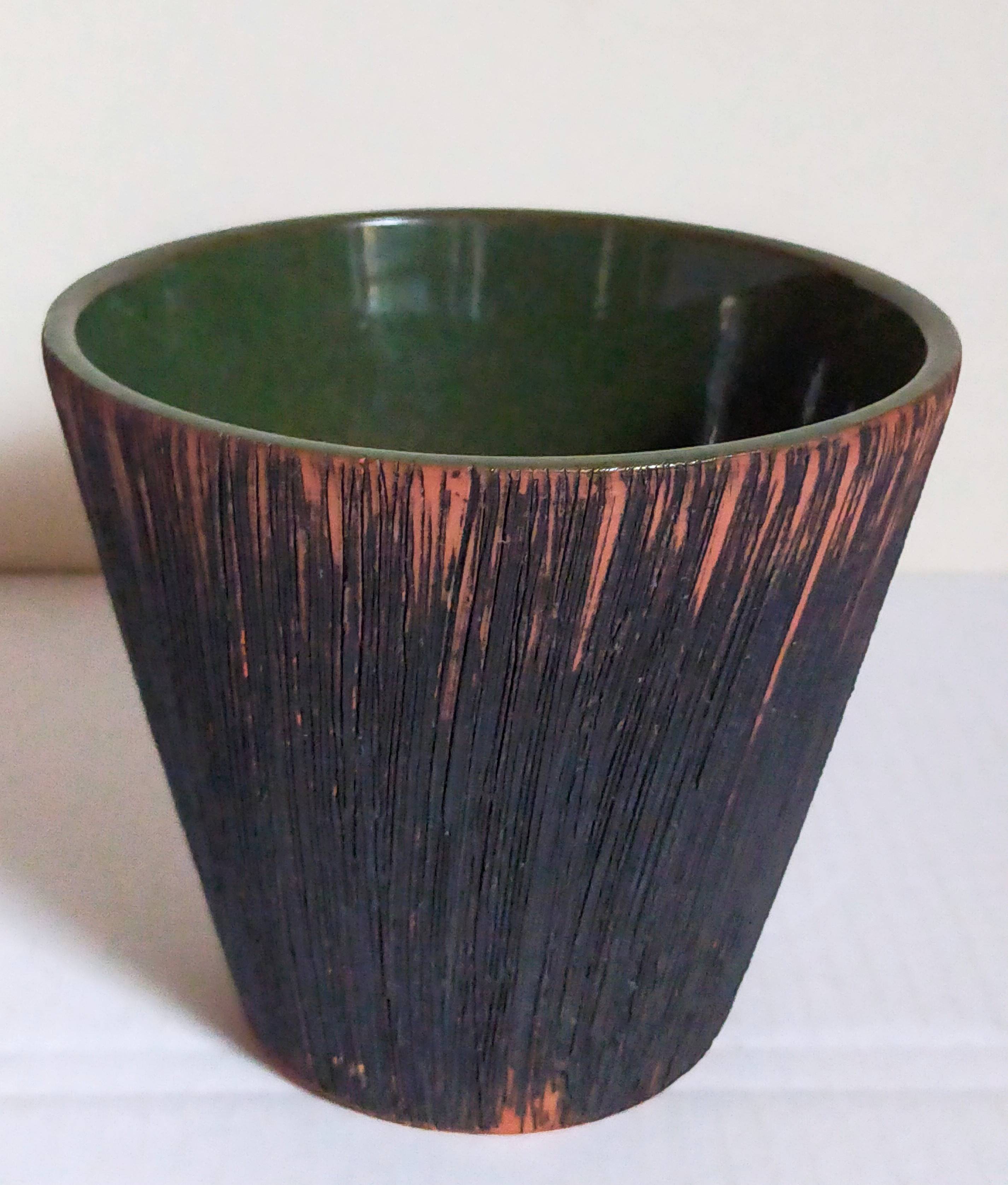 Enameled earthenware pot from the 1950s