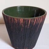 Cache-pot en terre émaillée griffée années 50