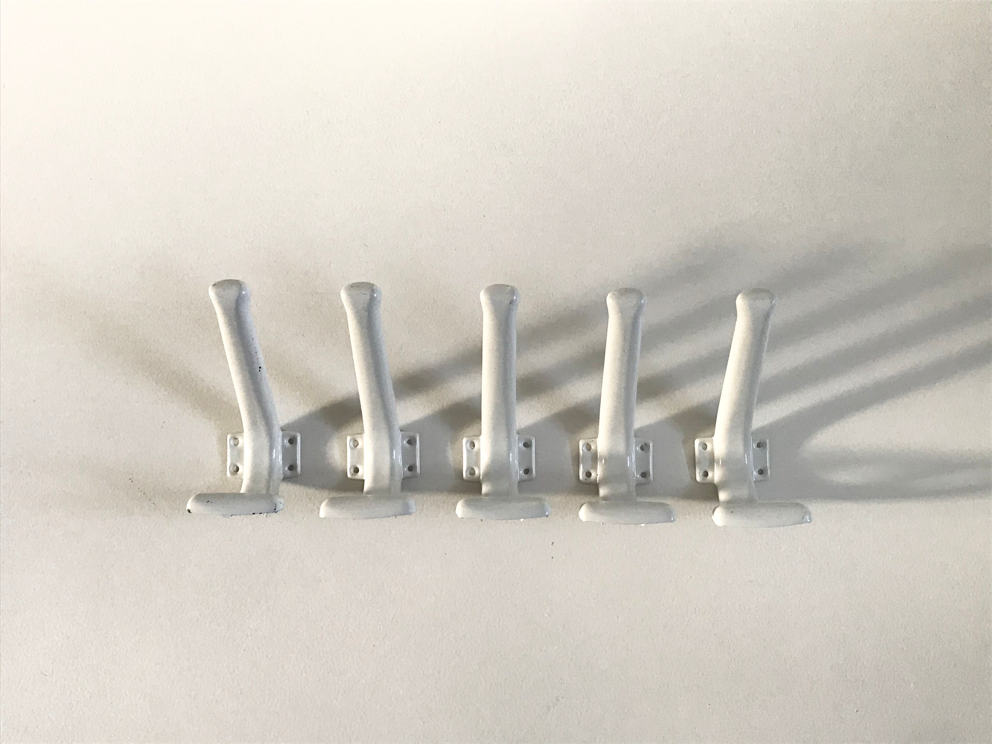 Lot of five vintage patères