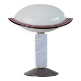 Lampe de table en verre de Murano bleu avec base en métal chrome foncé et abat-jour à rayures de mûre – style Memphis des années 1980, Italie