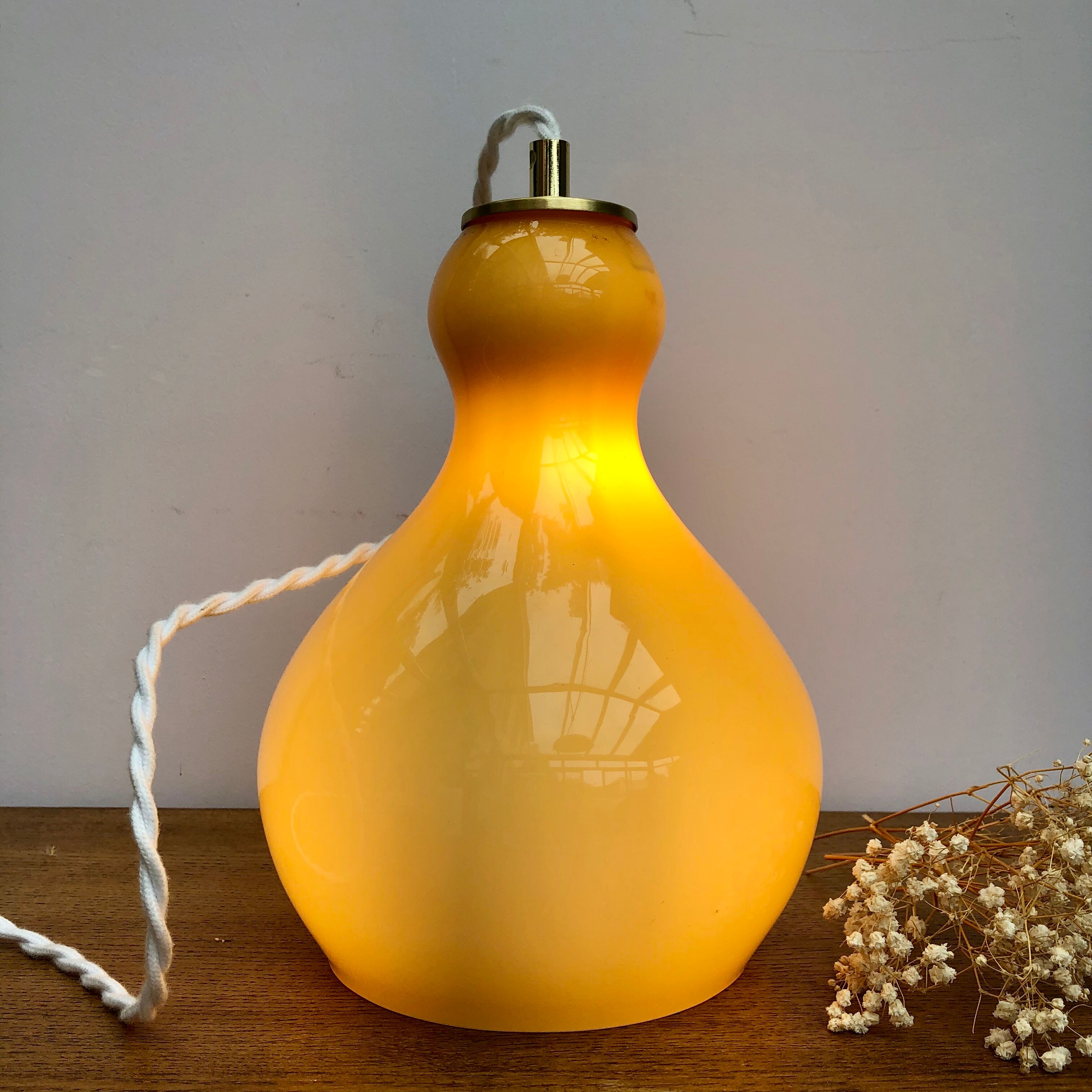 Vintage blind hanging lamp in ochre opaline