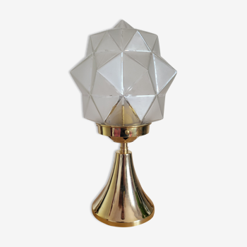 Lampe en laiton avec globe à facettes