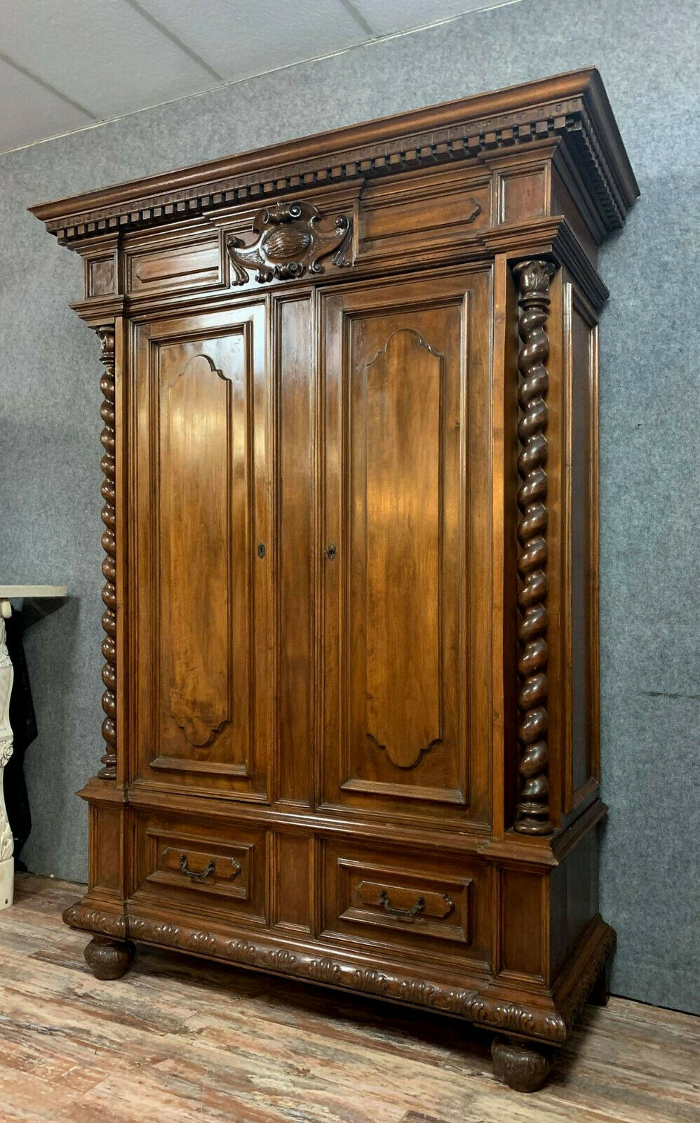 Louis XIII Renaissance cabinet in solid walnut around 1850.