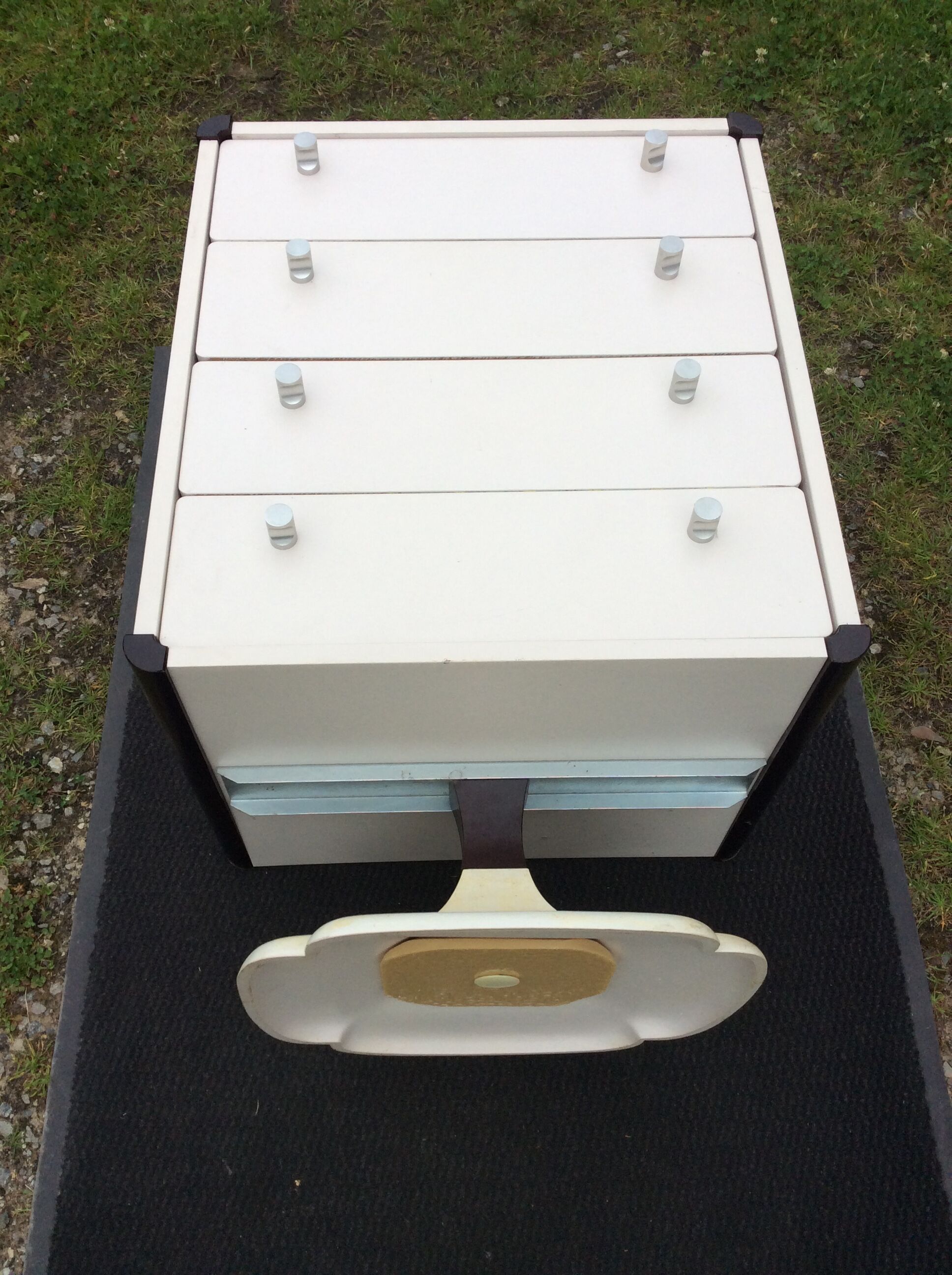 Chest of drawers vintage foot tulip white laquered (Gautier)