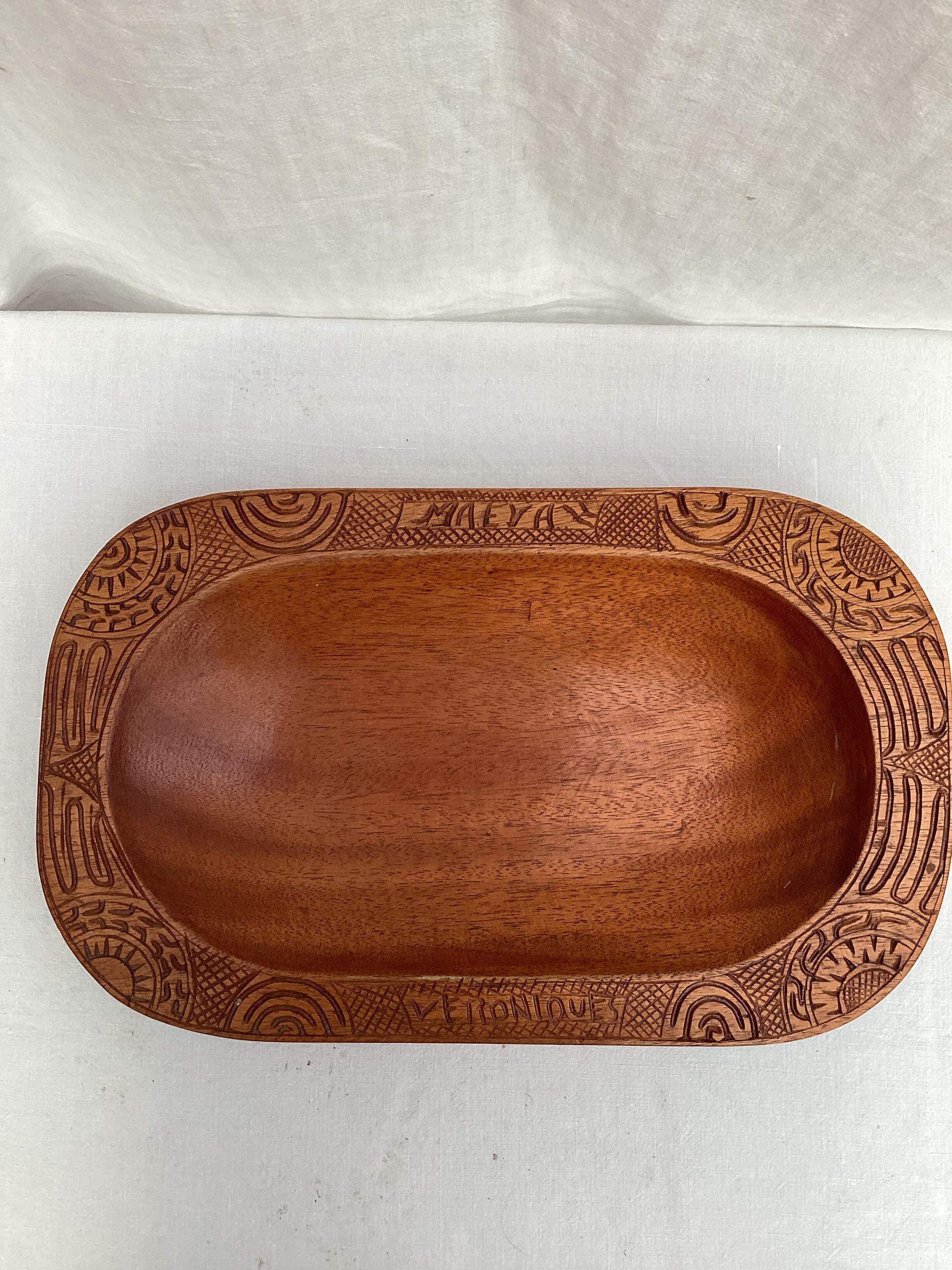 Tray in solid exotic wood