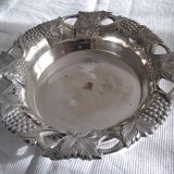 Silver metal fruit cup