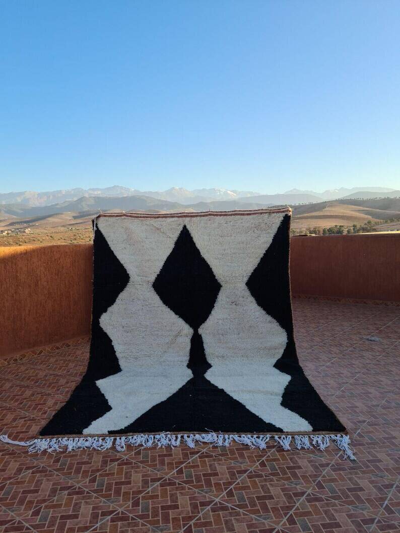 Berber Moroccan rug 250cm x 150cm