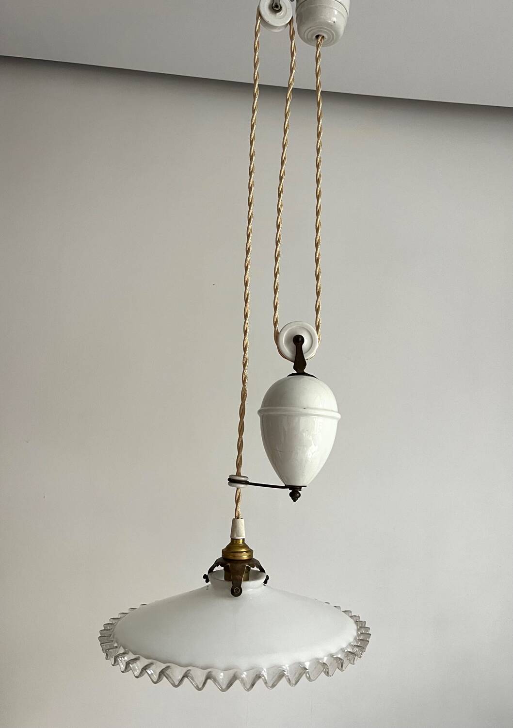 Opaline suspension rises and falls