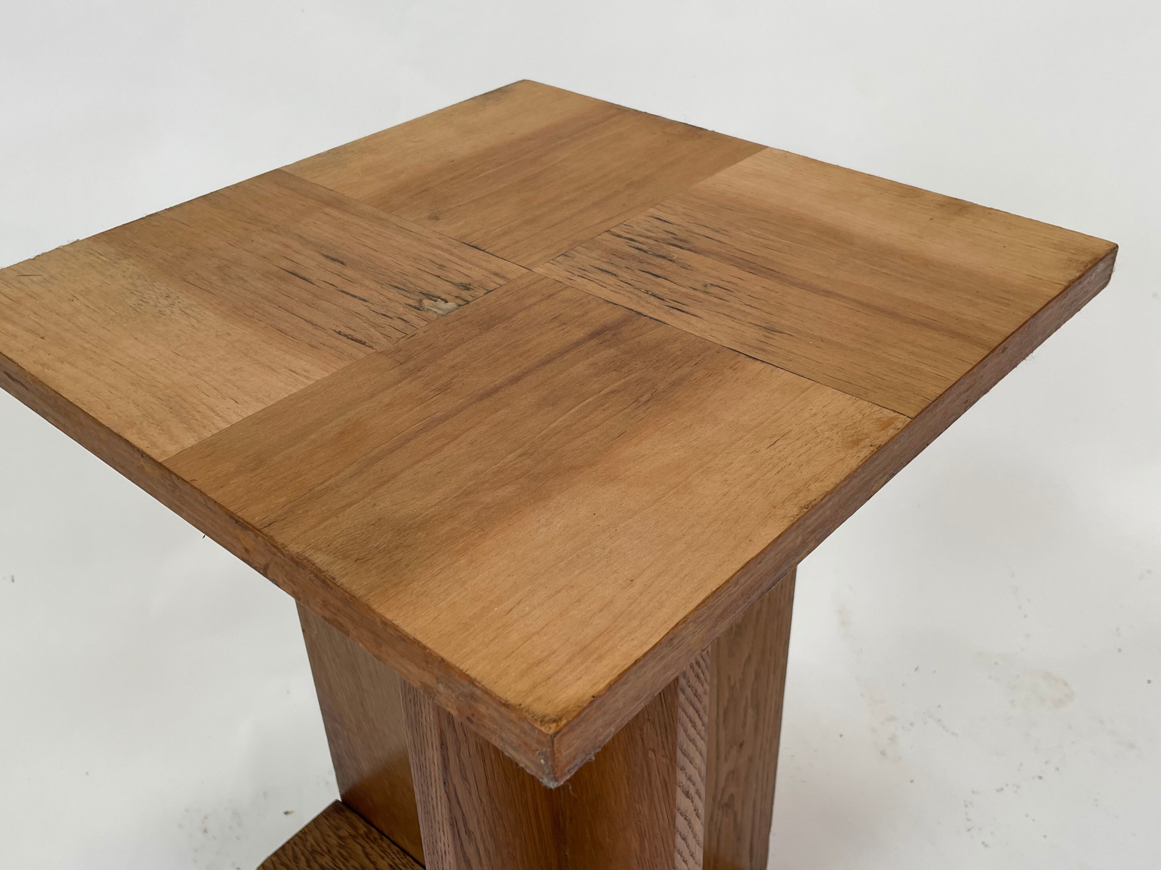 Art Deco side table design