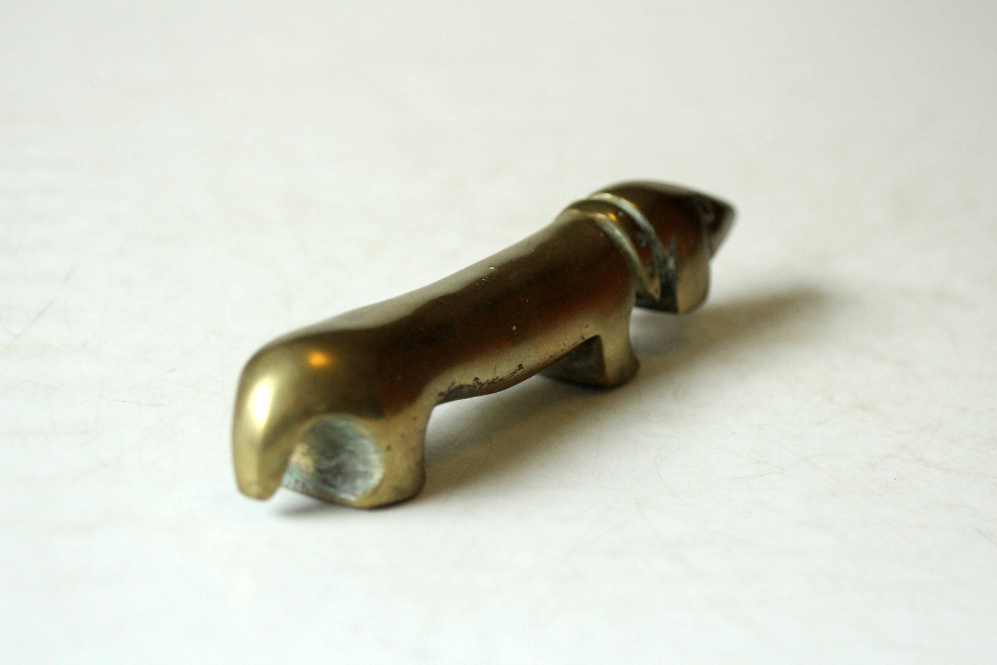 Brass dog paperweight, vintage from the 1970s
