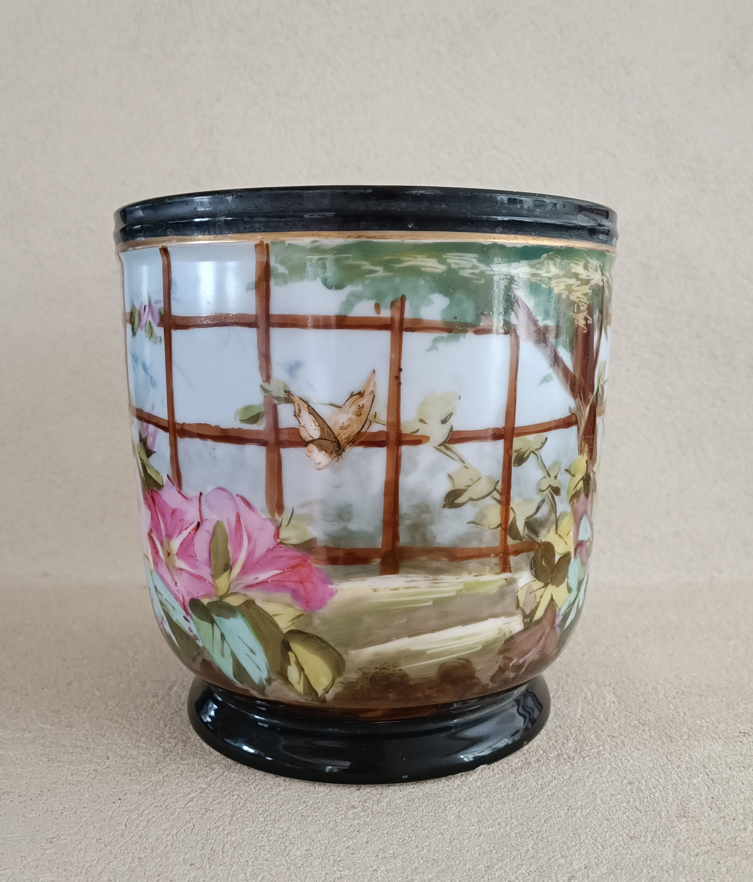 Napoleon III porcelain pot cover