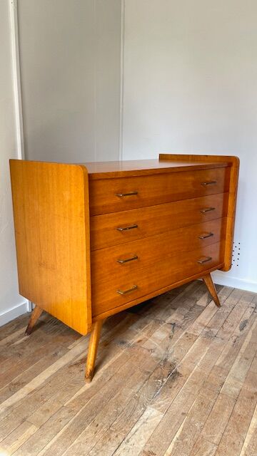 Vintage compass feet commode