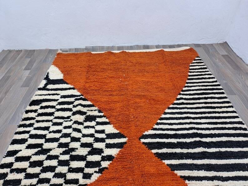 Traditional handmade Beni Ouraine rug, size 140 x 260 cm