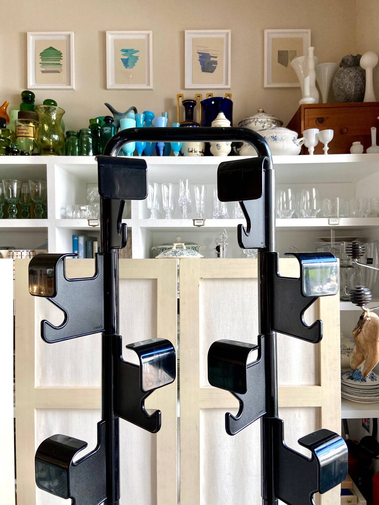 Porte-manteaux 8 patères en métal et plastique noir par Jean-Pierre Vitrac pour Manade, années 1970