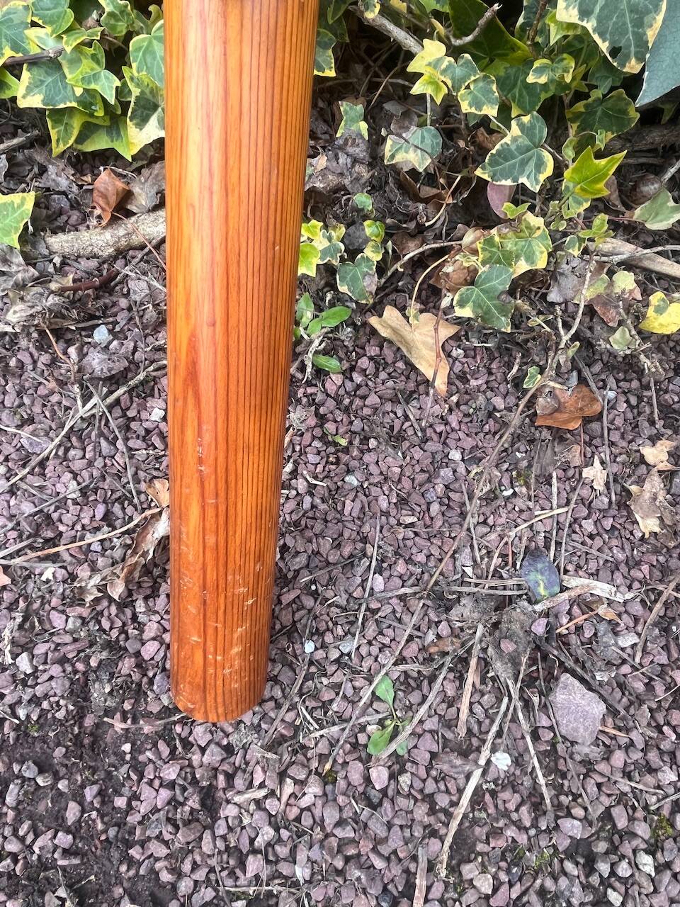 Square high stool in pine