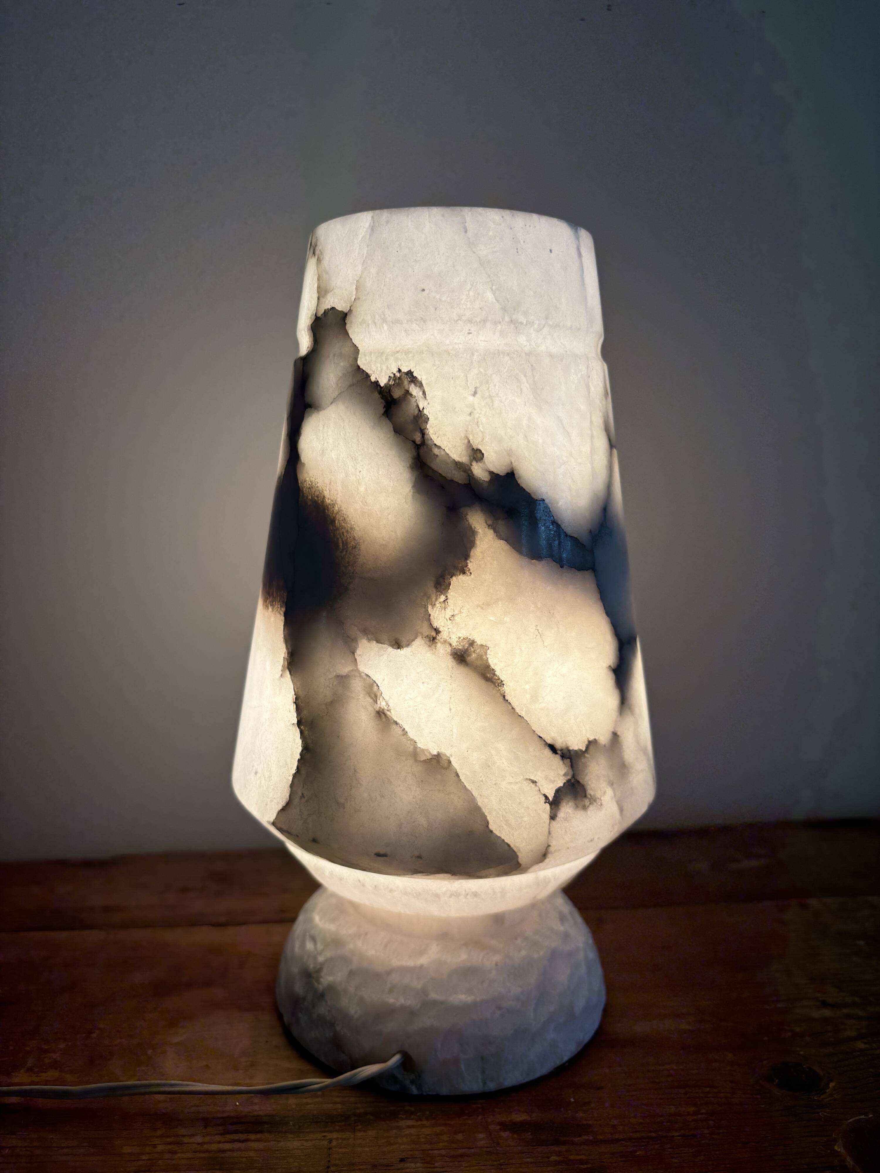 Vintage table lamp alabaster lamp, Italy 1960 minimalist