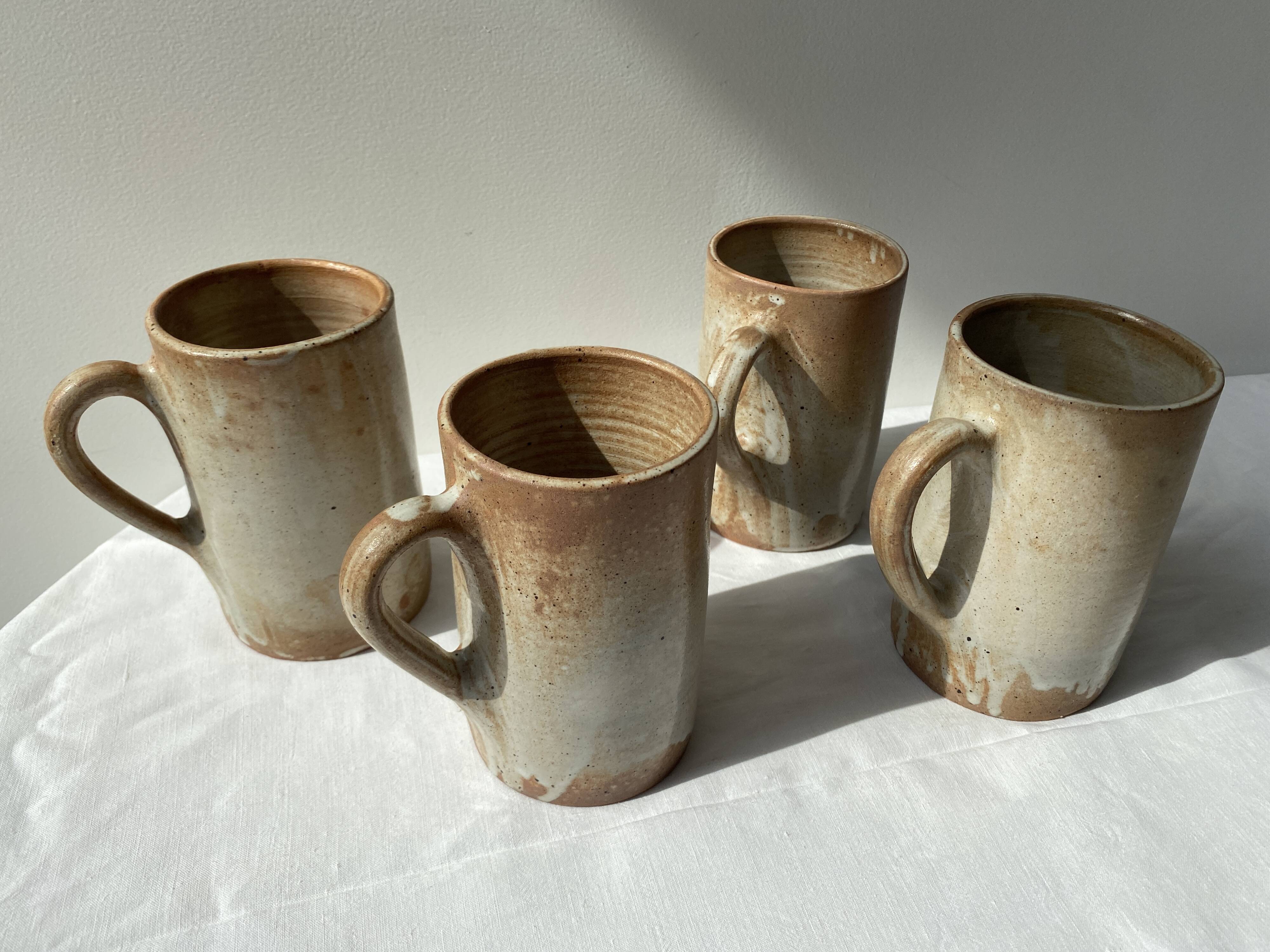 Lot de 4 mugs ou choppes en grès