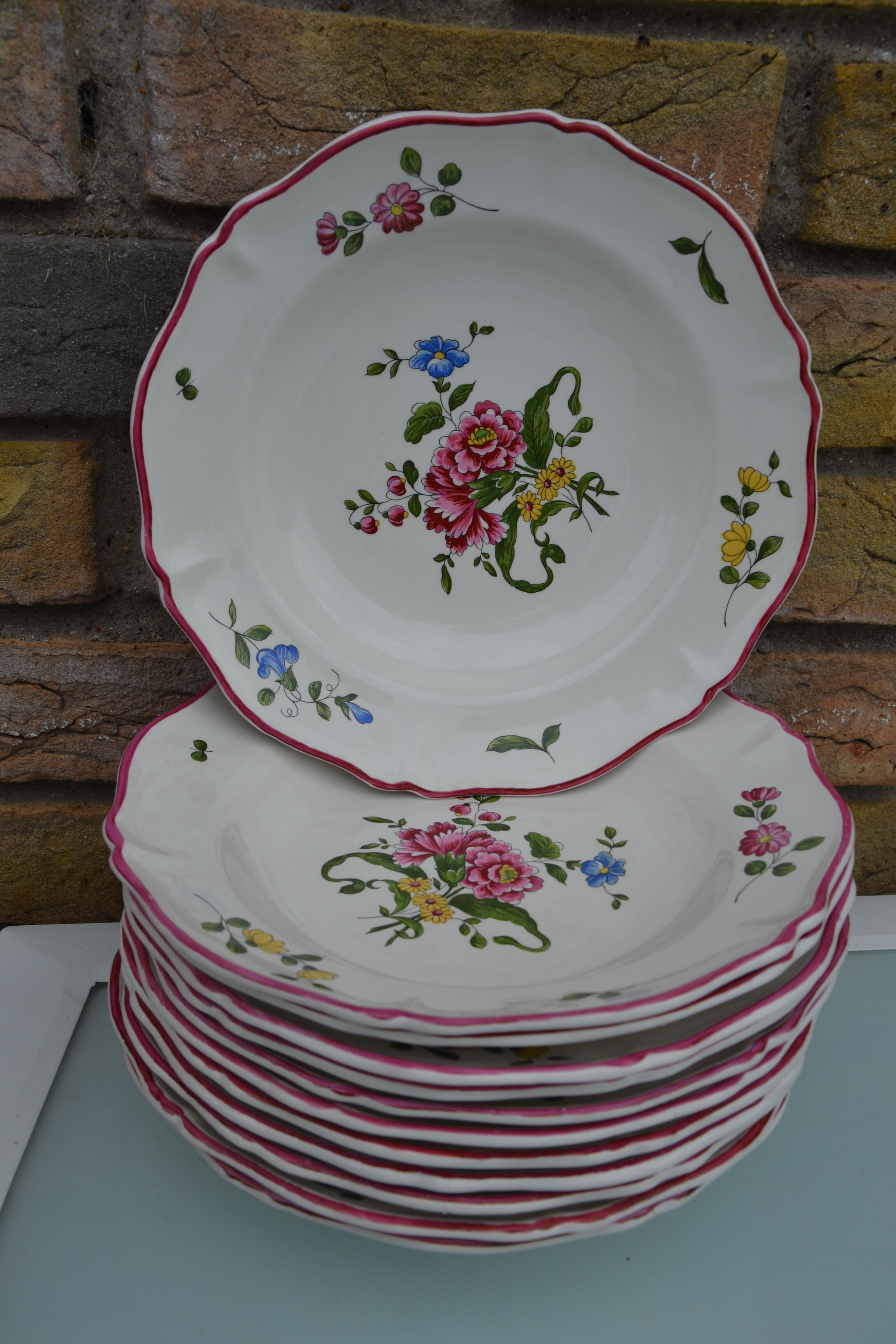 12 hollow plates Vieux Saint Amand 1713