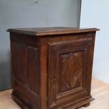 Louis XIII buffet at one door