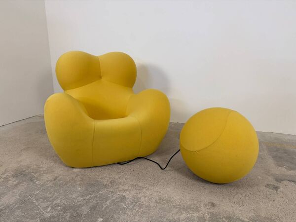 Fauteuil UP5_6 Big Mama - B&B Italia - Gaetano Pesce - jaune + pouf -