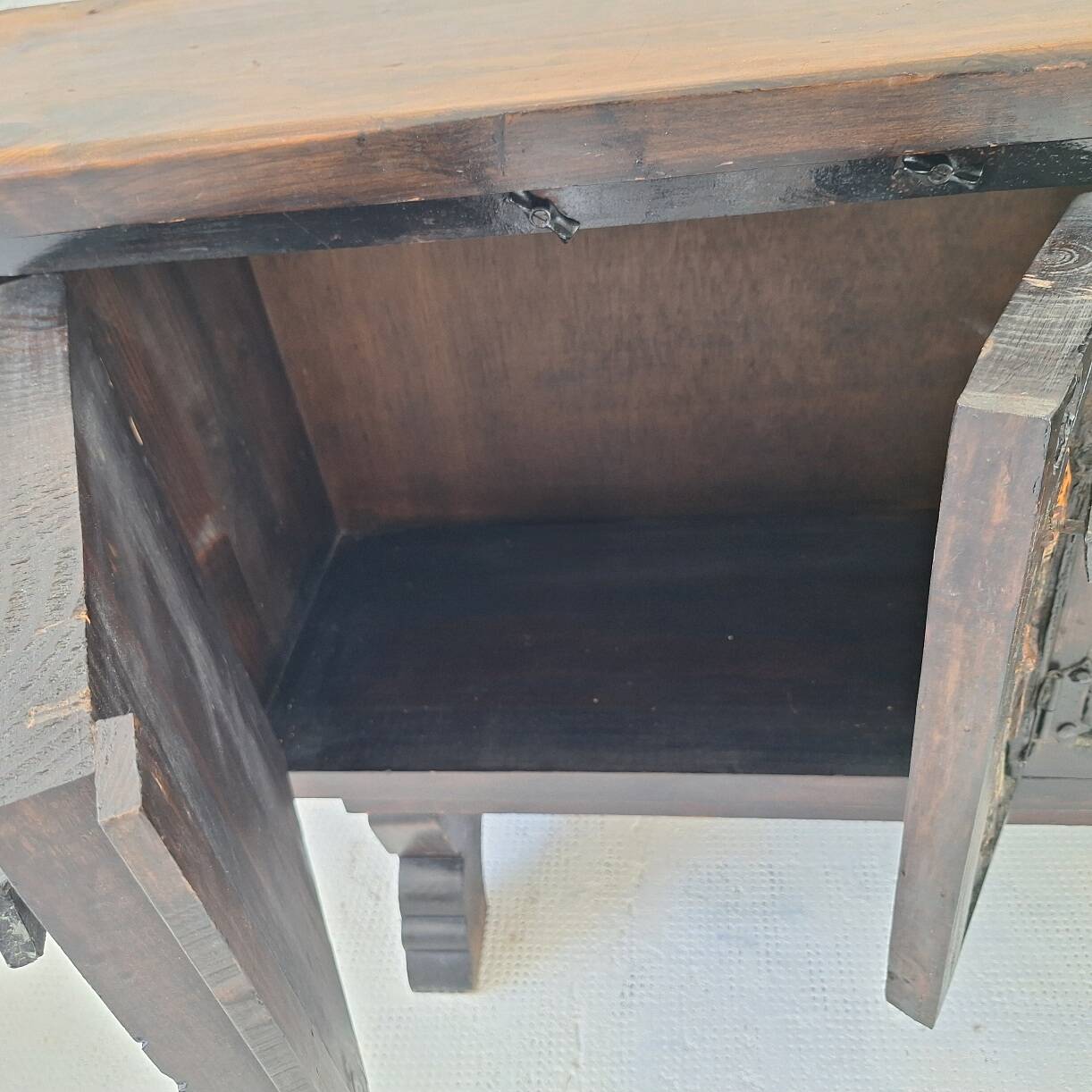 Console, carved Spanish colonial buffet from Artes de México, 1940s-50s.