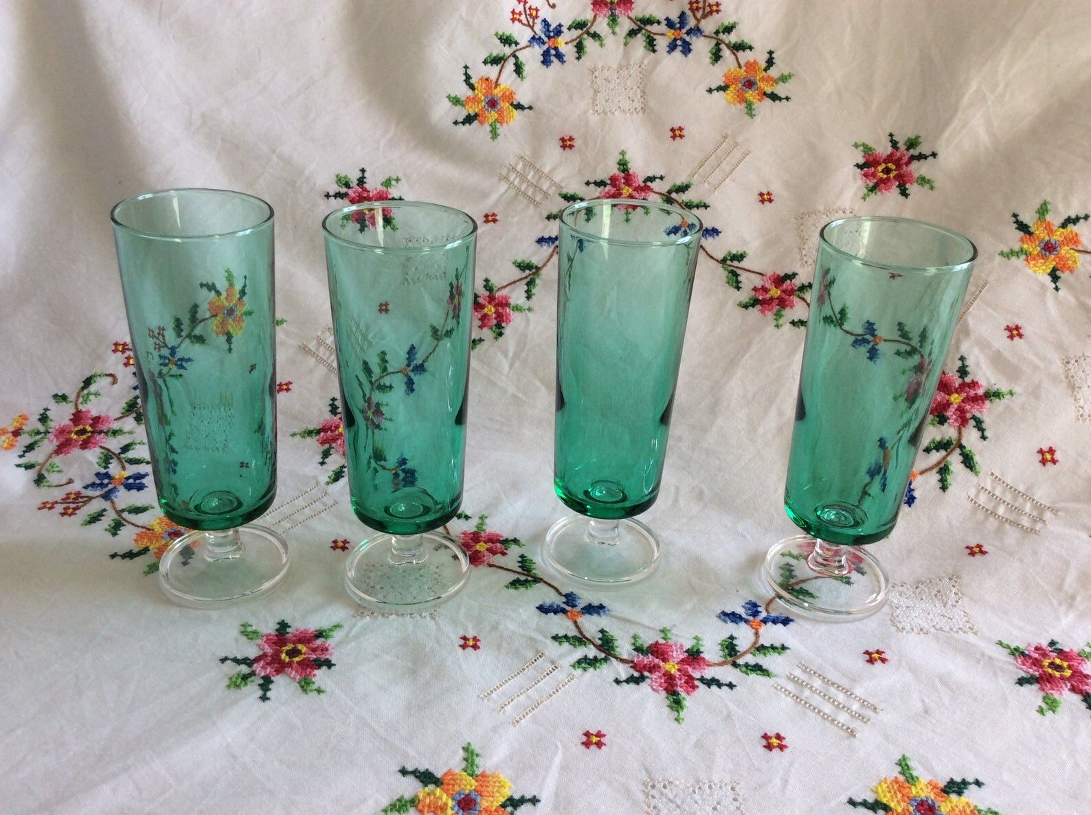 Set of 4 70s green glass flutes Luminarc Arcoroc