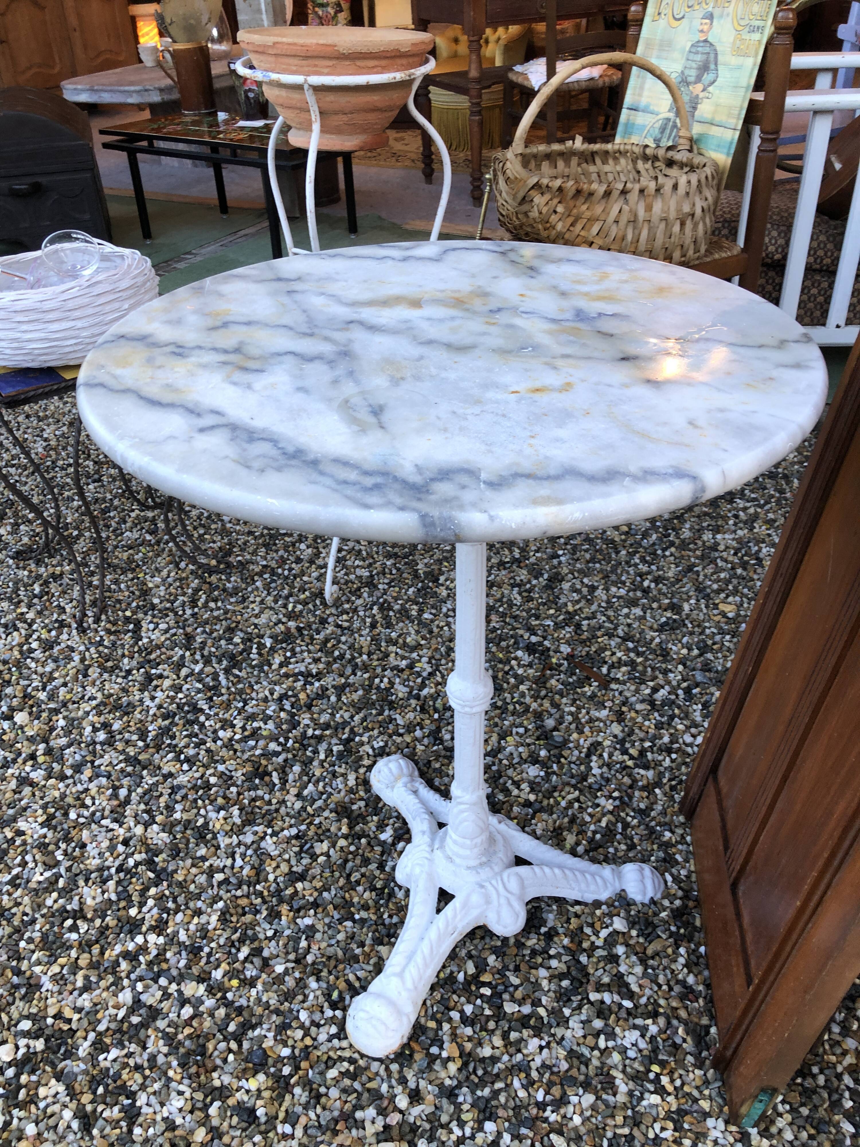 Marble pedestal table bistro