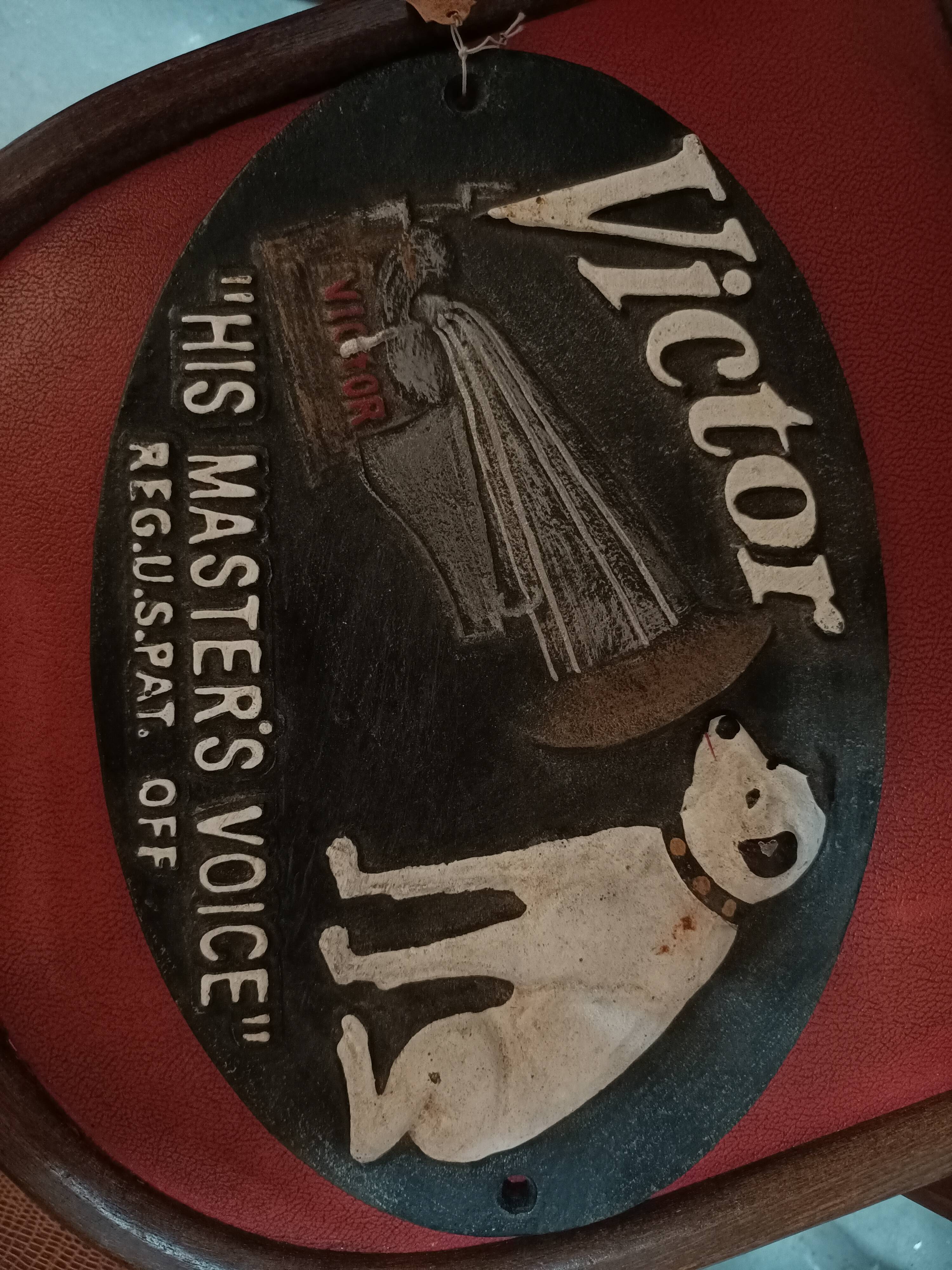 Sign "His master voice"