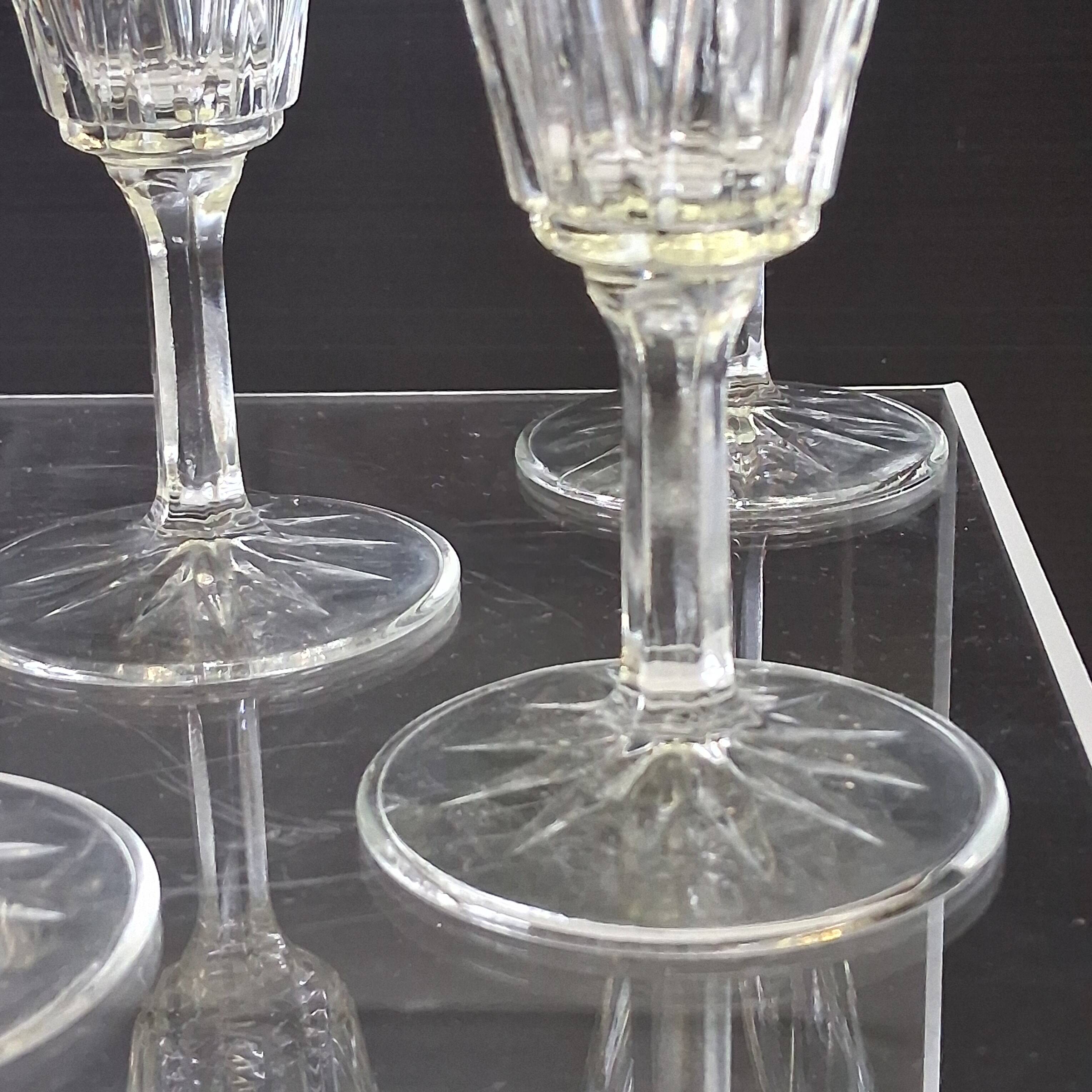 6 champagne flutes from VMC Reims in very good condition.