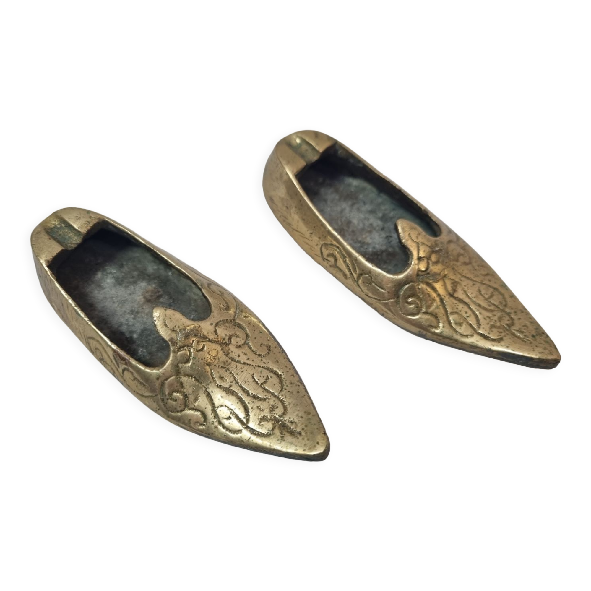 Brass slipper ashtrays, 1980