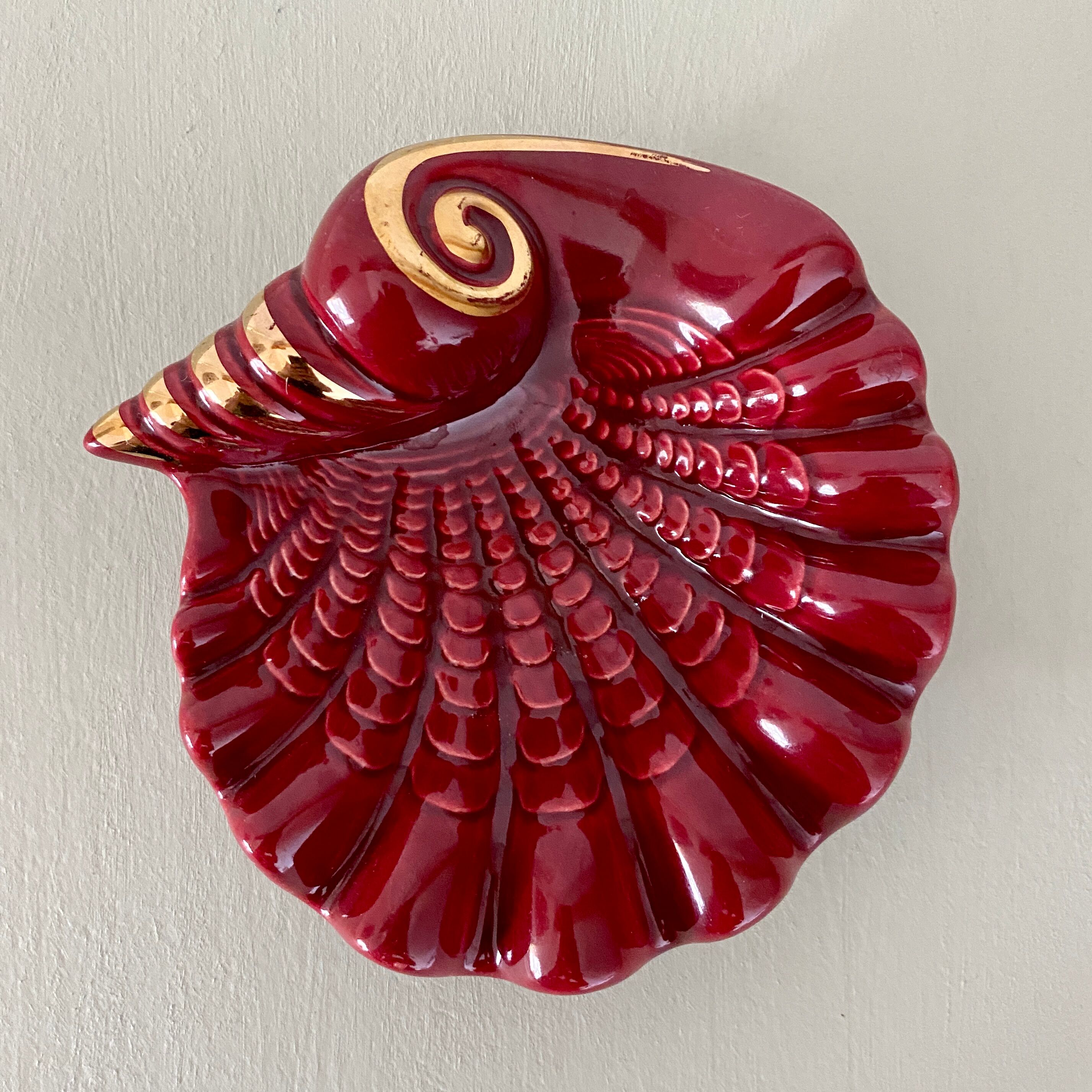 Vintage shell pocket tray