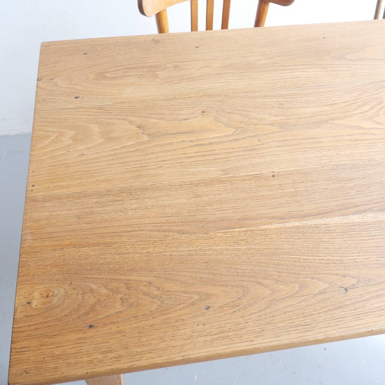 Table de ferme rénovée