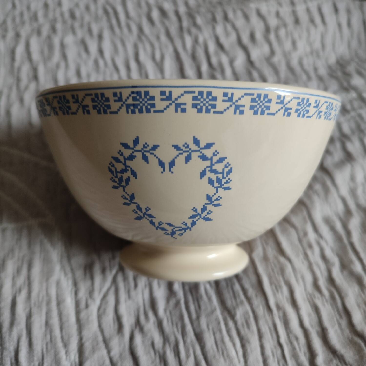 Niderviller iron earth bowl heart model cross stitch