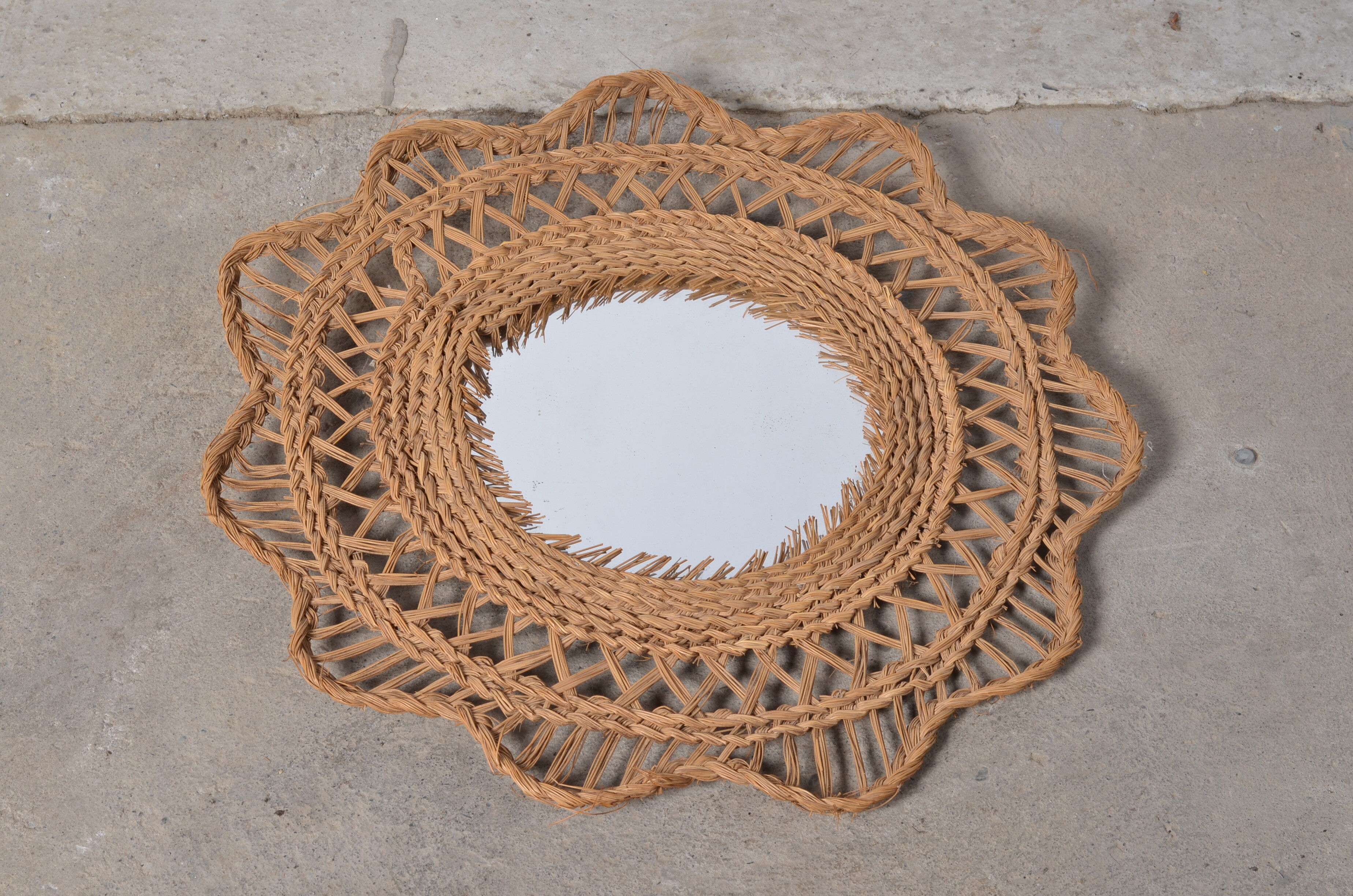 Sun mirror in woven rattan, 60 cm