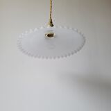 Serrated opaline suspension