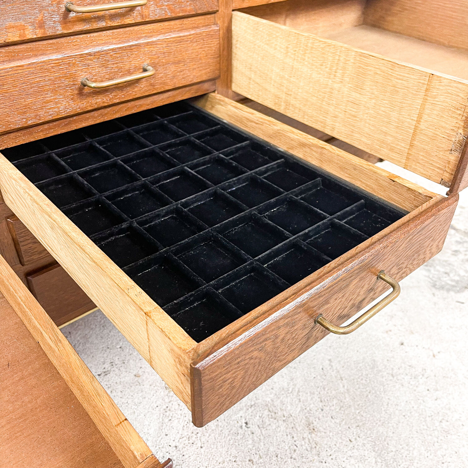 Vintage oak shop jewellery display counter with drawers