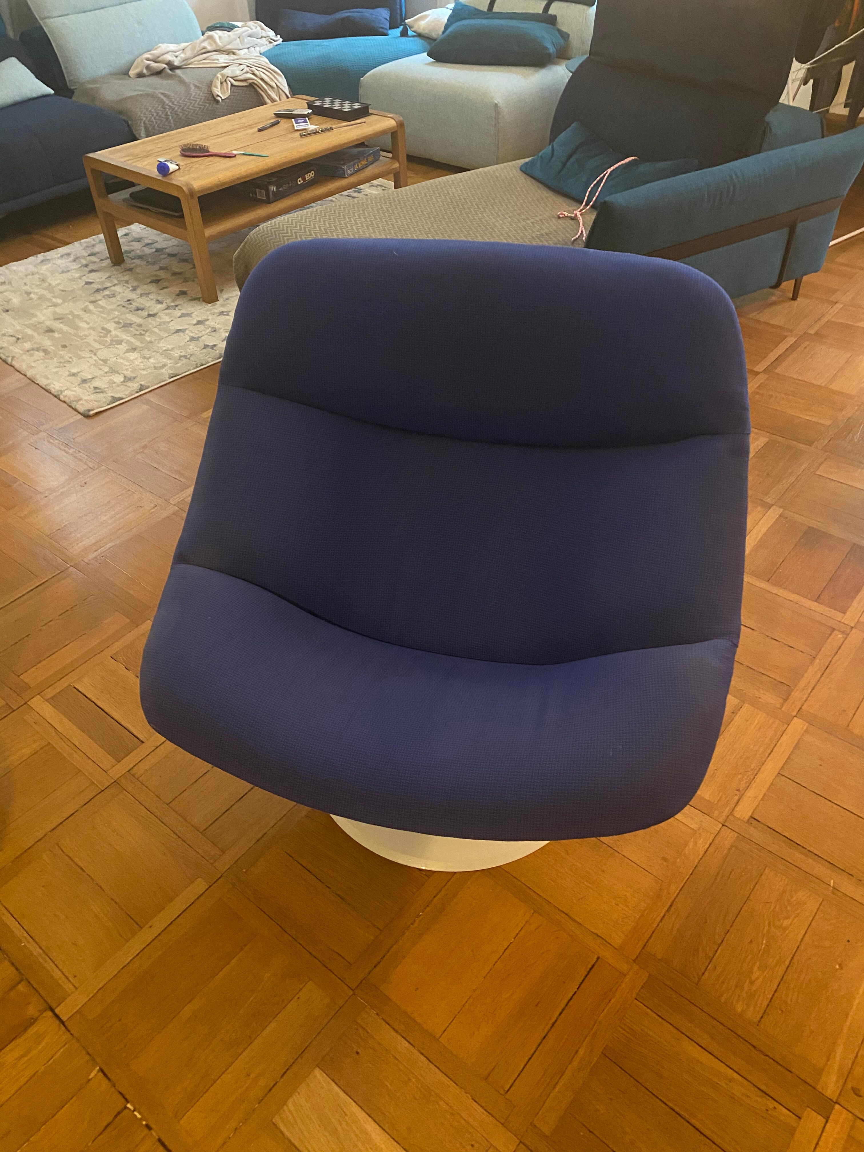 Pierre Paulin's oyster F557 chair for Artifort