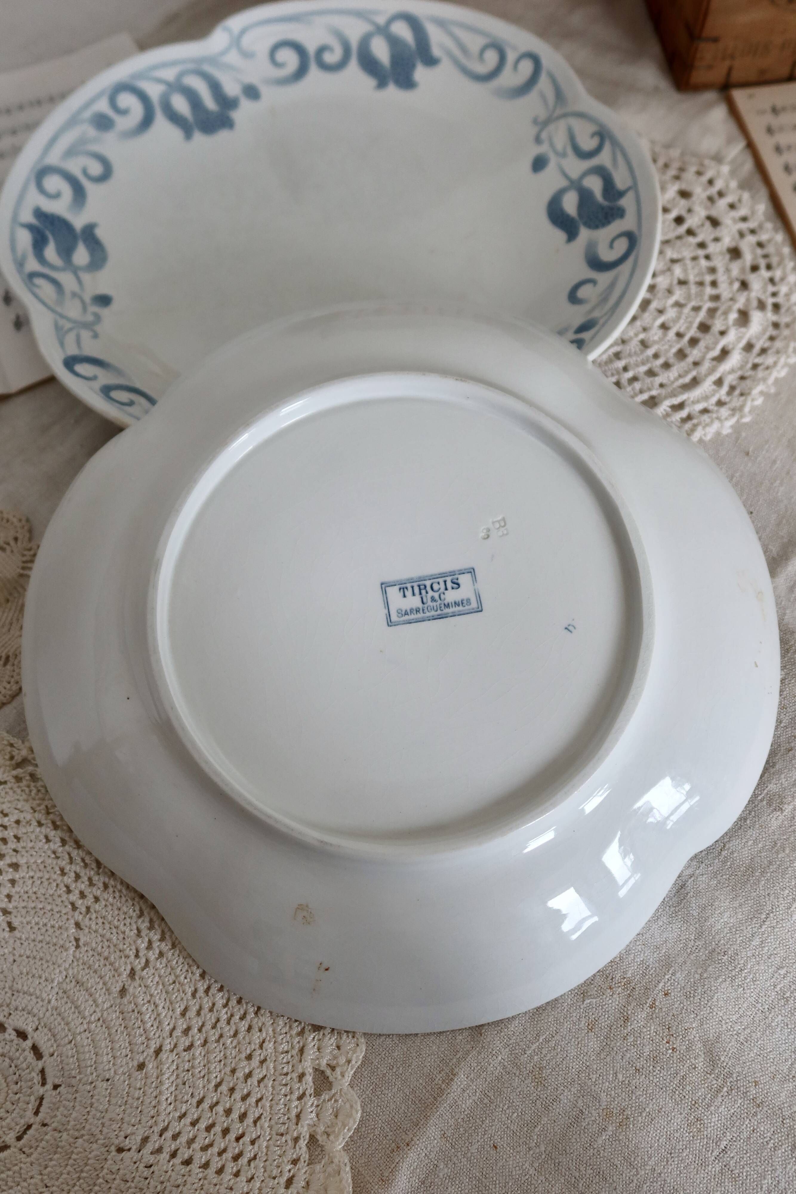 Serving dishes - Antique tableware set 82 pieces Sarreguemines earthenware Art Nouveau style