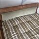 Paire de lits bateau Louis Philippe en bois massif sculpté & velours vert v