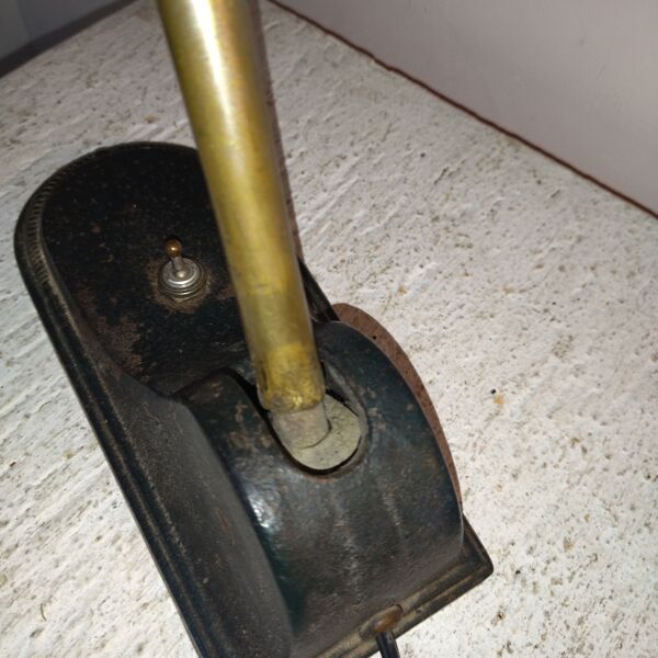 Lampe de banquier ancienne fonte email