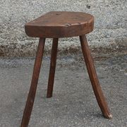Farmhouse tripod stool in oak