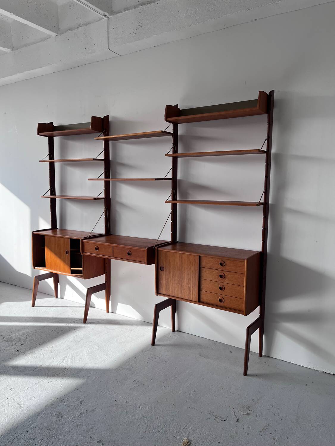 Bibliothèque norvégienne en teck, années 1960