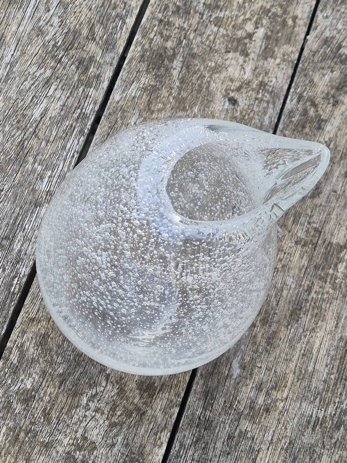 Small bubbled vase in blown glass