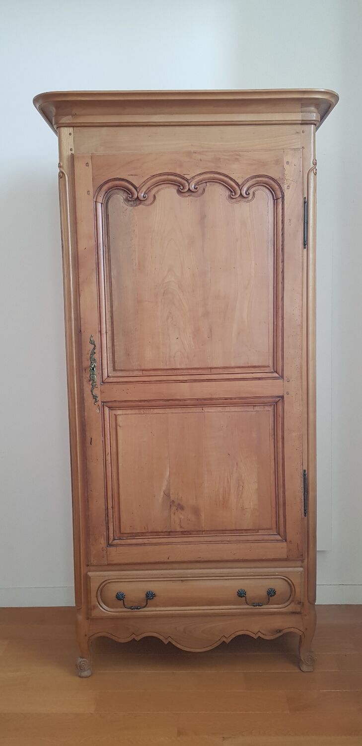 Solid wood bonnetière