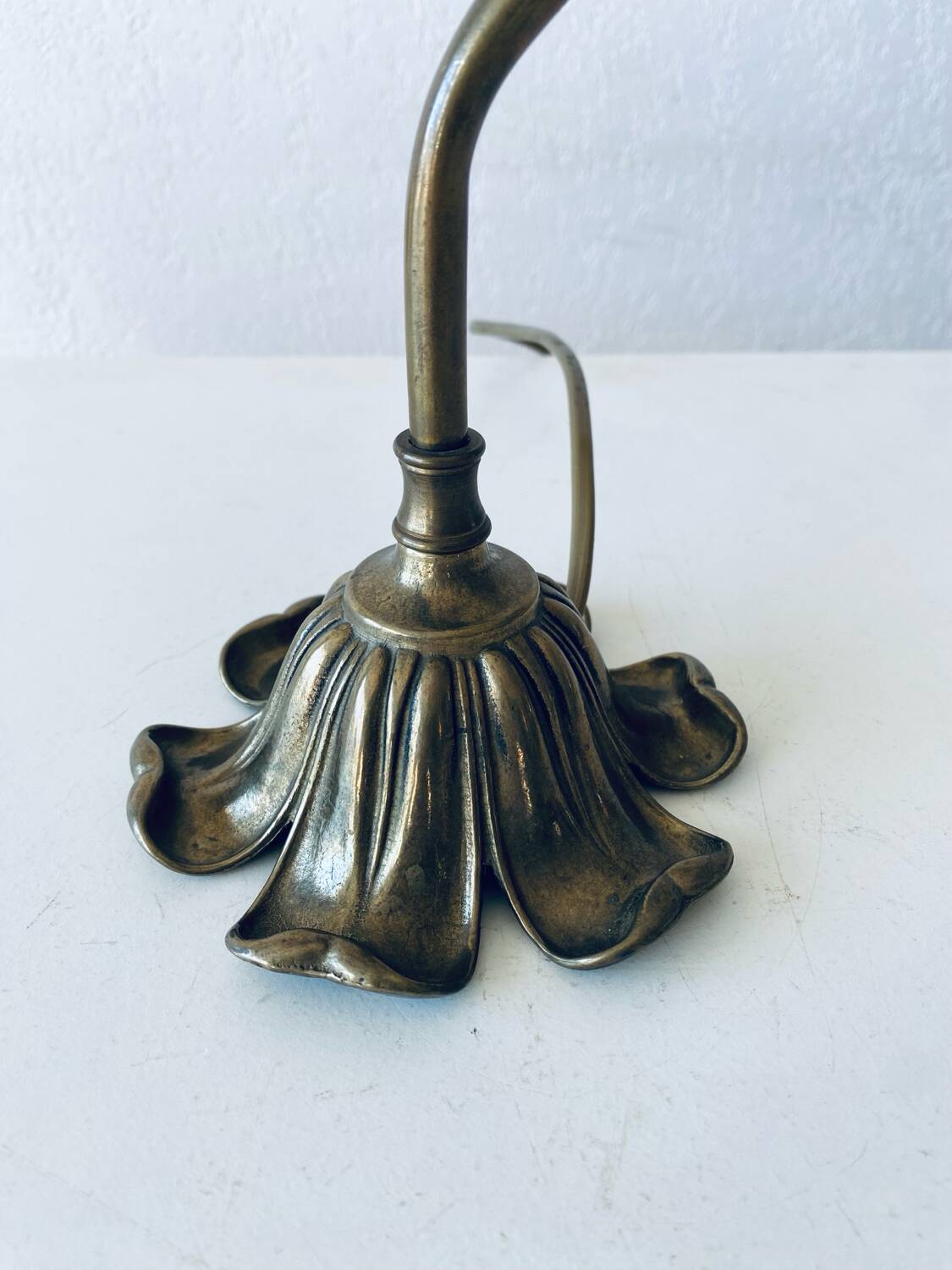 Vintage brass and glass flower lamp