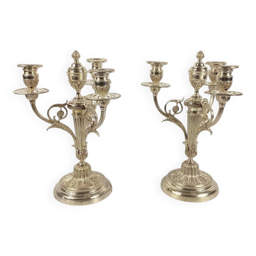 Paire de candélabres En métal argenté de style Louis XVI