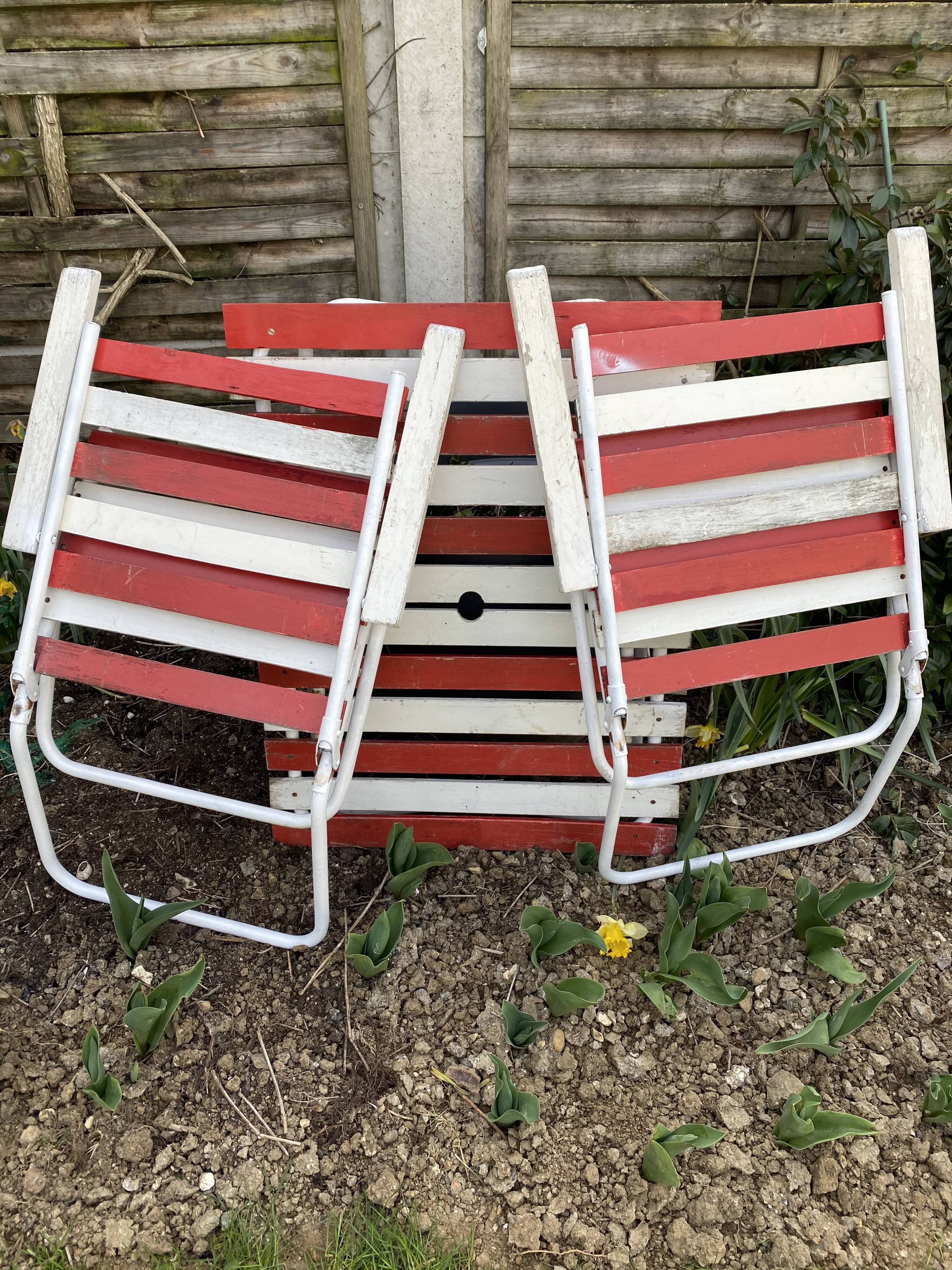 Former vintage garden lounge